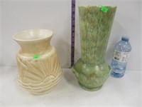 2 vases, sm crack