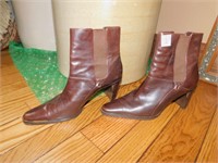 CIRCABROWN  SIZE 9  BOOTS