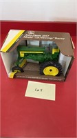 ERTL JOHN DEERE 1957 720 Hi crop tractor