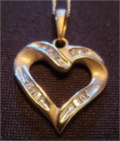 10k diamond heart  pendant and chain
