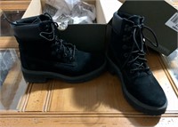 Women's Timberland Boots (Size 6)