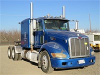 (DMV) 2009 Peterbilt 386 3 Axle Semi Truck