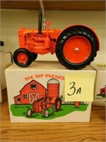 1/16 Toy Farmer 1985 Case 500-D Tractor (NIB)