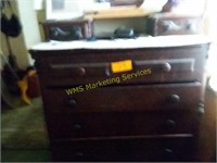 Antique chest of drawers & mirrors
