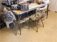 Kitchen table & 6 chairs