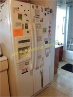 Whirlpool side-by-side refrigerator, 22 cu ft