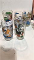 4 Pepsi Collector Looney Tunes and 1 Star Wars