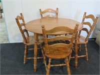 WOOD TABLE & 4 CHAIRS - VERY GOOD CONDITION