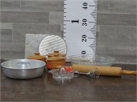 2 PIE PLATES & ROLLING PIN