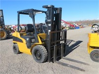 CAT P6000 Forklift (6,000lb. Cap.)