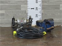 BENCH VISE & WORKING BENCH GRINDER & EXT. CORD