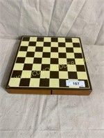 107-Nice Chess Board