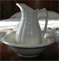 Ceramic washbowl and pitcher 18”