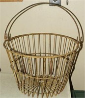 Primitive 14” coated wire egg basket with carry