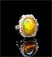 Fire opal and yellow gold ring