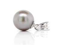 Taihitian pearl and 14ct white gold pendant