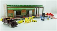 Marx Freight Terminal & Accessories