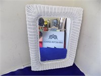 Wicker Mirror in 19" x 25" Frame