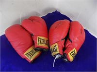 Couple Pairs Everlast Boxing Gloves Sz 14