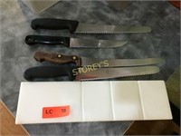 4 Chef Knives & Cutting Board