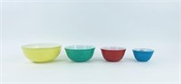 4 Colored Pyrex Nesting Mixing Bowls