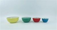 4 Colored Pyrex Nesting Mixing Bowls