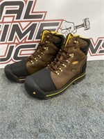 Keen Work Boots size 10.5 - As-New! Missing one