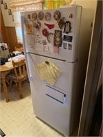 GE Refrigerator, Cold