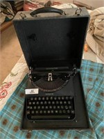 Vintage Remette Remington Portable Typewriter