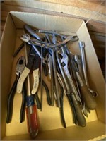 Flat of Miscellaneous Hand Tools