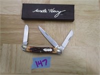 UNCLE HENRY SCHRADE+ THREE-BLADE POCKET KNIFE