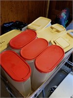 Tupperware Containers w/lids