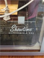 Showtime Rotisserie & BBQ