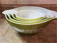 Pyrex Green Nesting Bowl Set