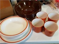 Correlle Set w/cups & Spaghetti Bowls
