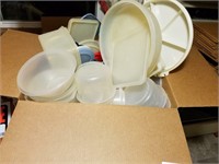 Plastic containers & lids