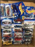 20 HOT WHEELS ON CARDS