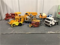 (8) VINTAGE CONSTRUCTION DICAST TOYS,