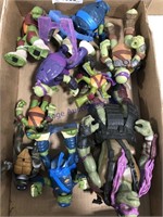 TEENAGE MUTANT NINJA TURTLES FIGURES