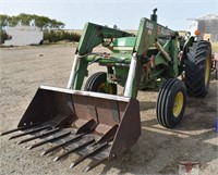 John Deere 2130 Diesel Tractor w/Allied 580 FEL