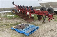 International 720 5F Semi-Mt Plow