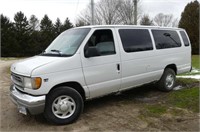 2001 Ford 15 Passenger Diesel Van (242, 937km)