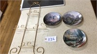 Decor plates with wall hanger
