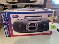 NEW IN BOX  CD PLAYER