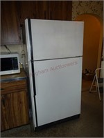 Kenmore Fridge with Icemaker