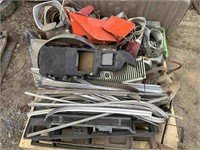PALLET OF HOLDEN PARTS INCLUDES : HQ/HZ