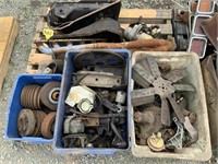 PALLET OF FORD FALCON 6 CYL. & V8 ENGINE PARTS