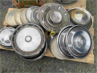 PALLET OF FORD HUBCAPS