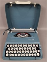 Vintage Sears Tutor Typewriter in Case