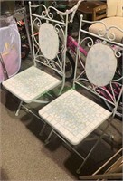 2 vintage matched patio folding chairs with